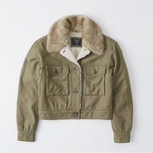 Abercrombie Sherpa Lined Twill Jacket with Detachable Faux Fur Collar | Size XS